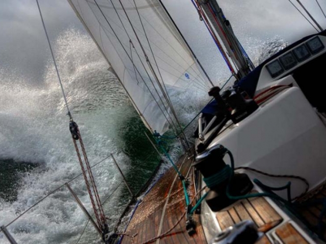 racy race boat
