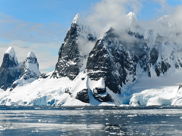 Mountains and sea