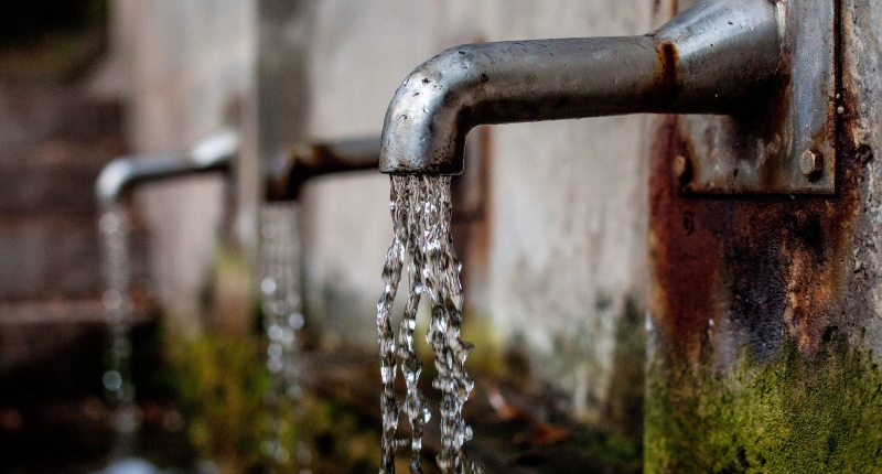 water faucet dripping